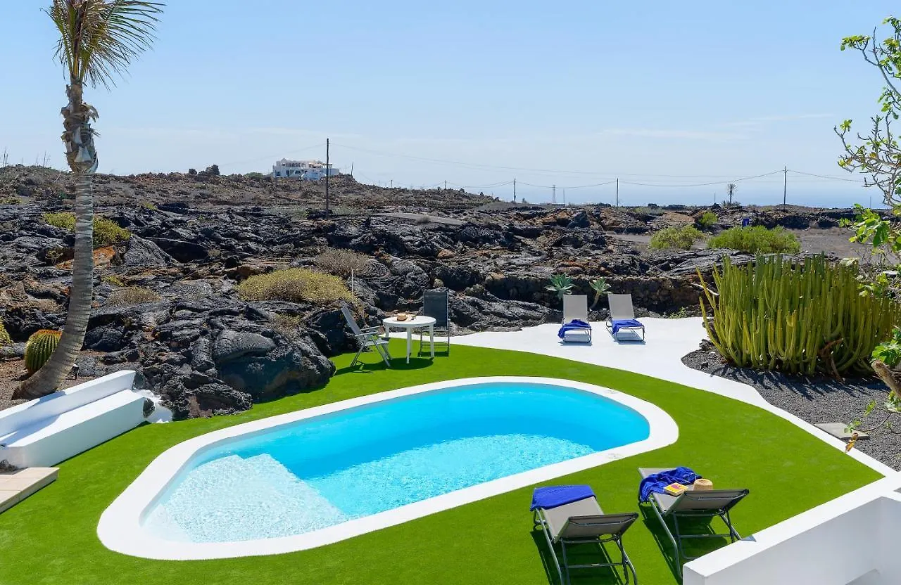 Estudio Tegoyo Macher Apartment